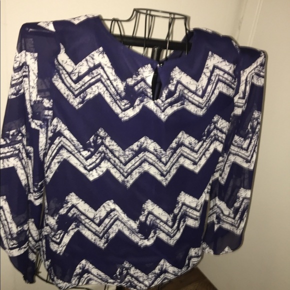 New Directions size XL blue and white lined semi sheer with flair sleeves - Picture 5 of 8